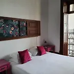 Urban بيت ضيافة