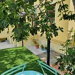 Urban بيت ضيافة 3*