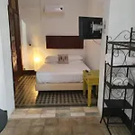 بيت ضيافة Urban أفيرو