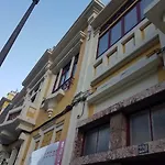 Urban 3* أفيرو