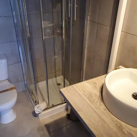 Urban Πανσιόν 3*