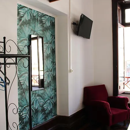 Urban Πανσιόν 3*